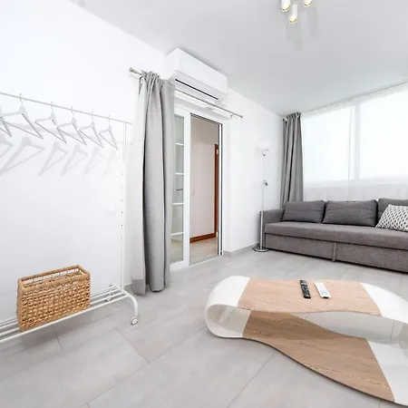 Lanzarote 2 - Private Pool, Air-con And Bbq By Lanzarote Holiday home *