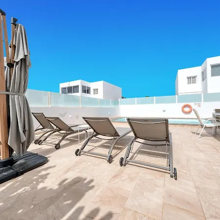Lanzarote 2-private Pool, Bbq, Air-con