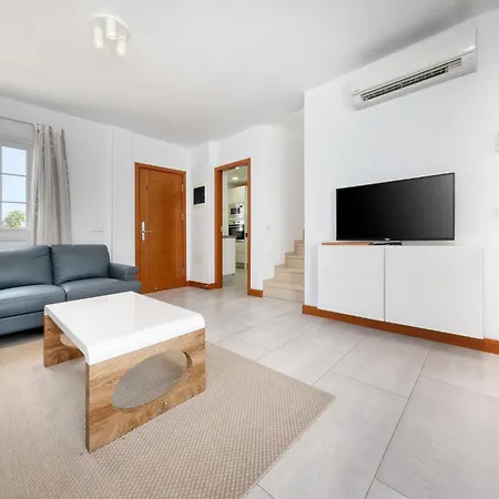 Holiday home Lanzarote 2-private Pool, Bbq, Air-con