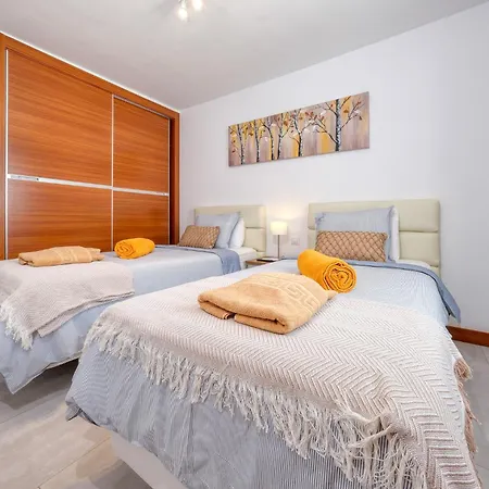Lanzarote 2-private Pool, Bbq, Air-con Holiday home *