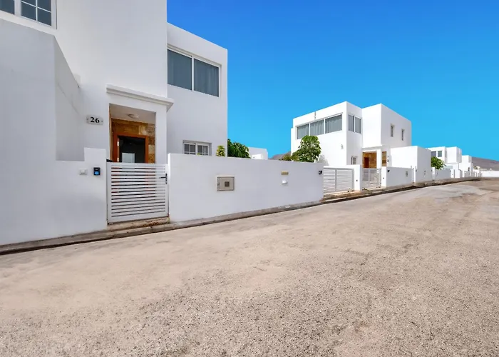 Lanzarote 2 - Private Pool, Air-con And Bbq By Lanzarote بيت للعطل بلايا بلانكا